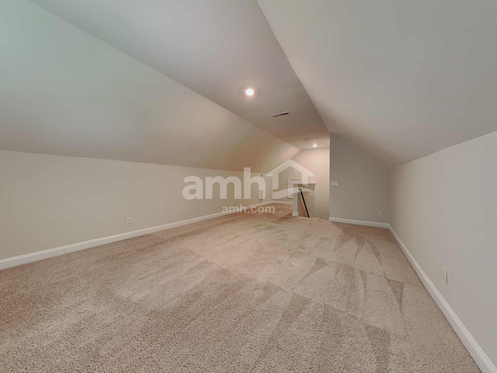 Building Photo - 104 White Ash Ln