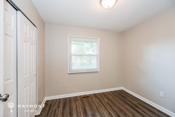 Building Photo - 9687 Cedarhurst Dr