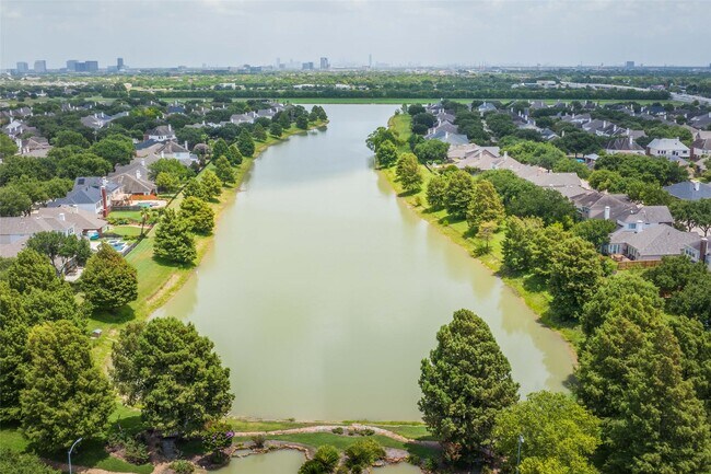 Building Photo - 12414 N Shadow Cove Dr