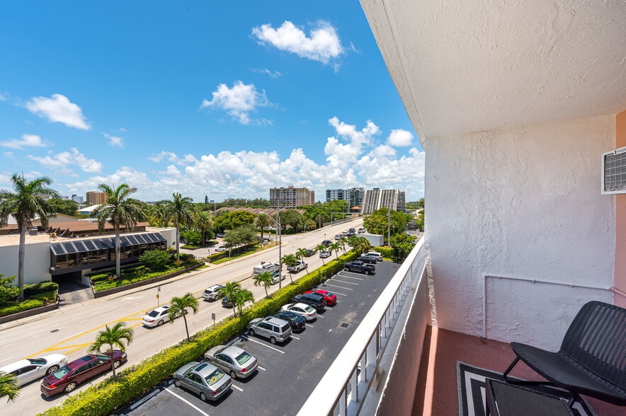 Building Photo - 3201 NE 14th Street Causeway