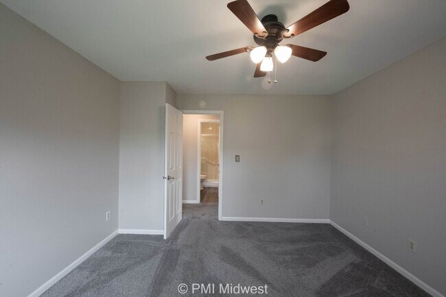 Building Photo - "Charming 3-Bed, 2-Bath Home on Scatter Woods Lane – 1,410 Sq Ft of Comfort Awaits in Indianapolis!"