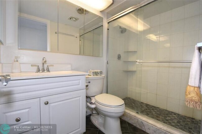 Building Photo - 531 N Ocean Blvd