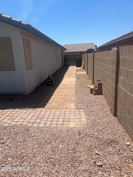 Building Photo - 35282 N Shorthorn Trail