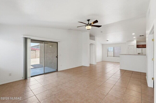 Building Photo - 8435 E Bowline Rd
