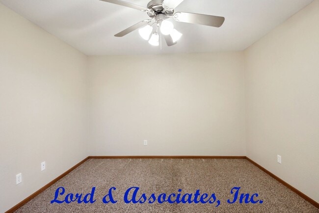 Building Photo - Two story, 3 Bdrm., 2 Bath Grain Valley