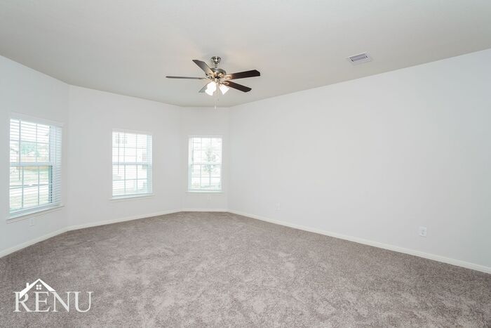 Building Photo - 10422 Sweetwater Creek Dr