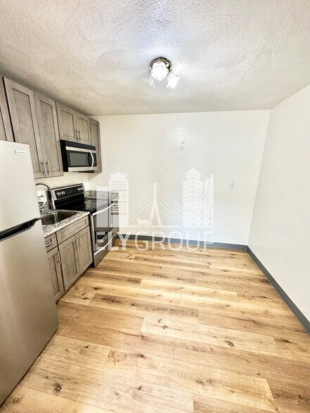 Building Photo - 8 Medford St