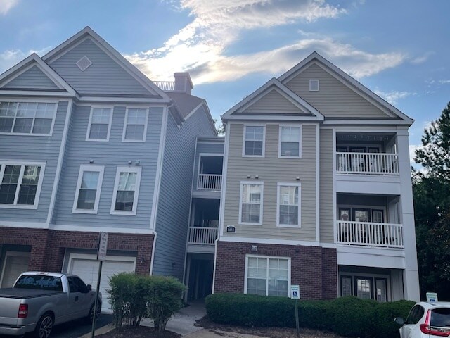 Condo Facade - 604 Bristol Village Dr
