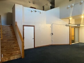 Building Photo - 2001