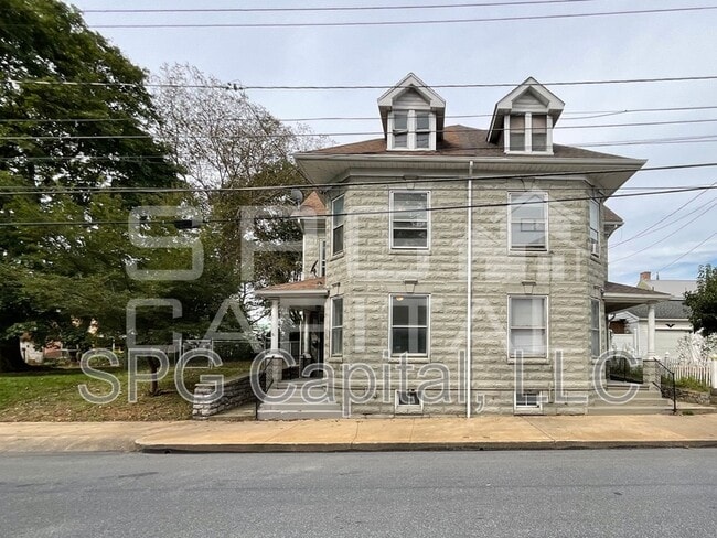 Primary Photo - 319 S 2nd St