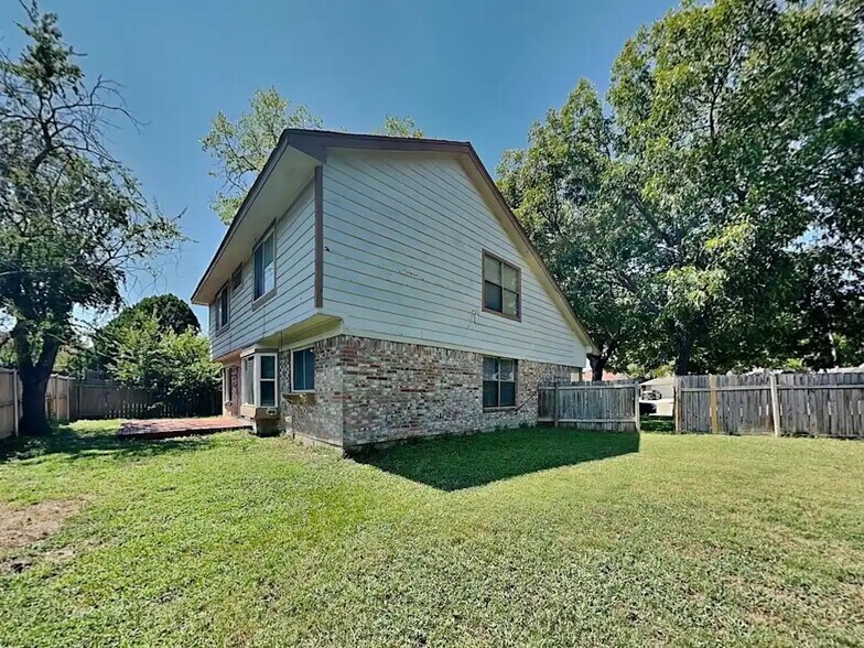 Building Photo - 4105 Devon Ct