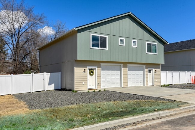 Primary Photo - 4919-4921 E 6th Ave