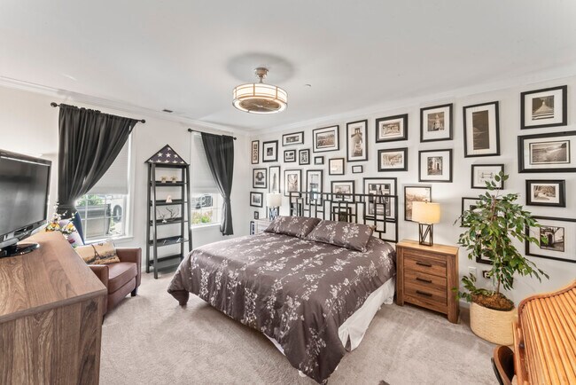 Building Photo - 818 Center Meadow Ln