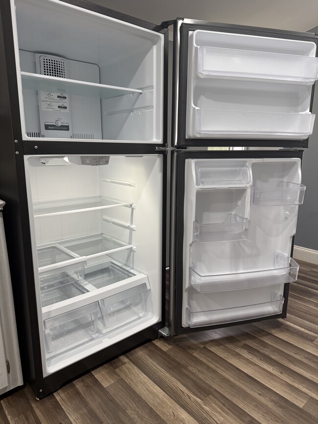 Building Photo - 119 S Mcsweyn Pl