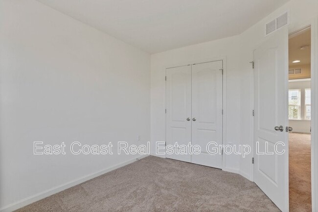 Building Photo - 11 Mengel Rd