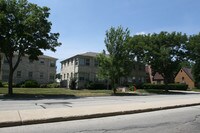 Building Photo - 5211 N Santa Monica Blvd