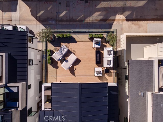 Building Photo - 1025 W Balboa Blvd