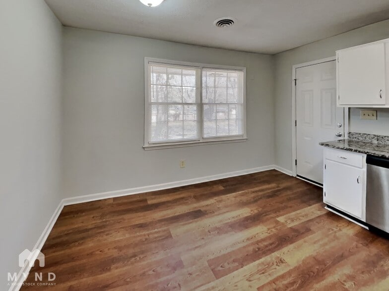 Building Photo - 421 Cabriolet Ct