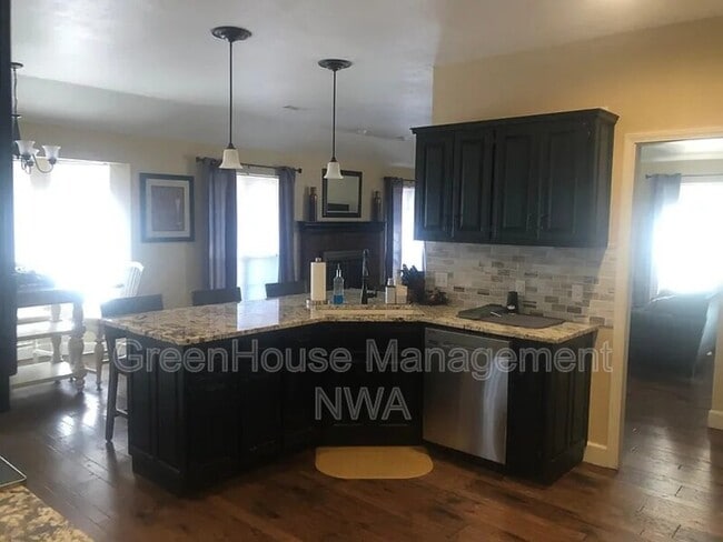 Building Photo - 1207 N Mallard Ln