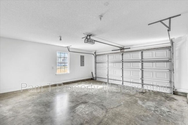 Building Photo - 3 Throgs Neck Way