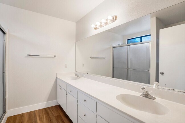 Building Photo - 14 Sea Anchor Ct