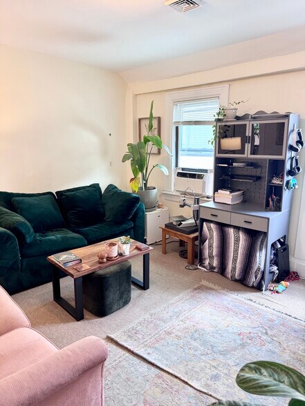 Building Photo - 122 Gore St