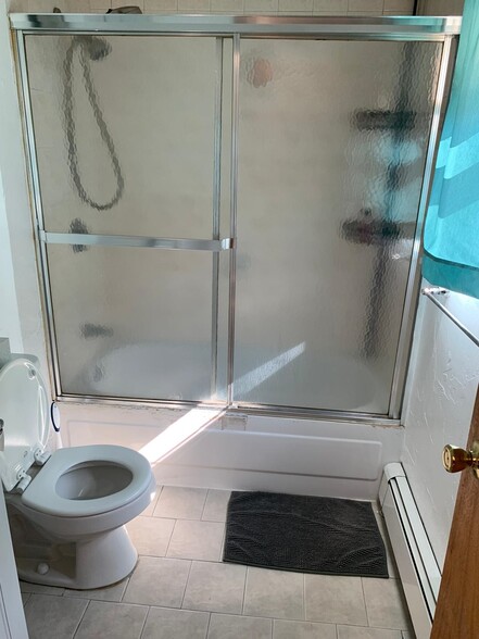Bathroom - 30 Murdock St