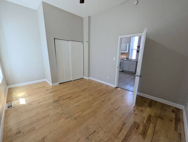 Building Photo - 2600 S Compton Ave