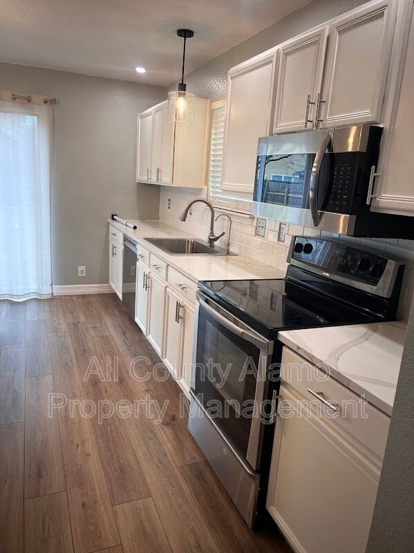 Building Photo - 7431 Cedar Farm