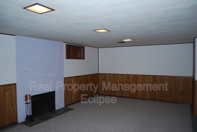 Building Photo - 10832 35th Ave SW