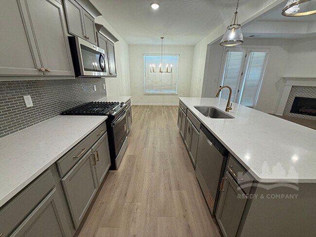 Building Photo - !MOVE-IN SPECIAL: 1/2 OFF FIRST MONTH RENT!! Beautiful NEW BUILD in Cordova!