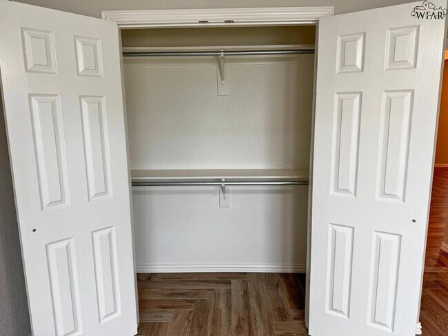 Building Photo - 301 Mariners Wy