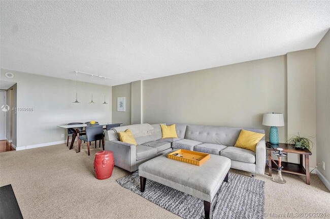 Building Photo - 3800 S Ocean Dr