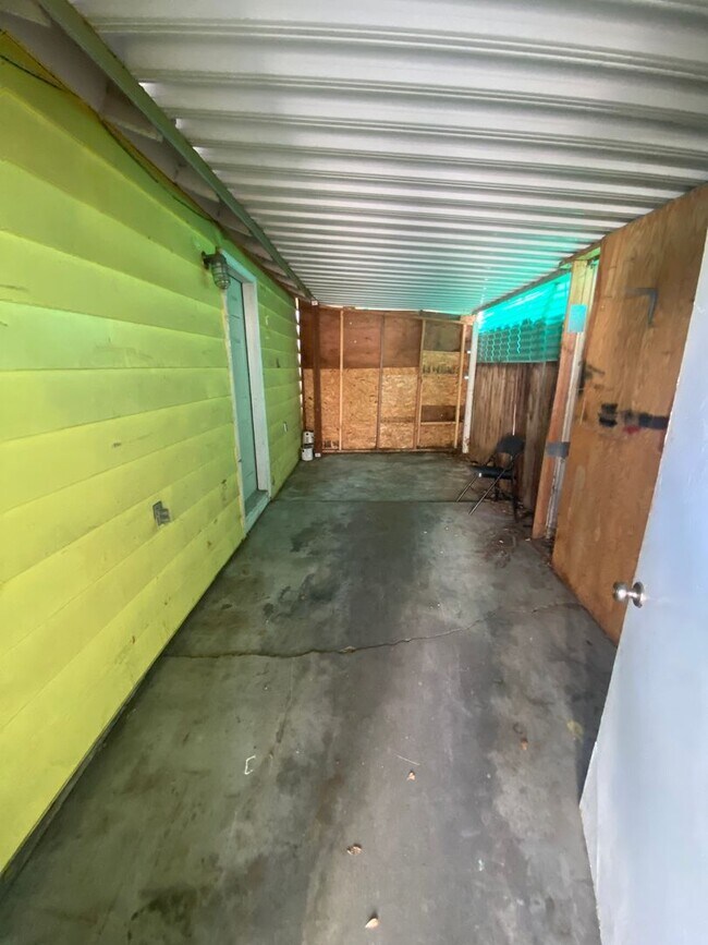 Building Photo - 710 Hood Ave