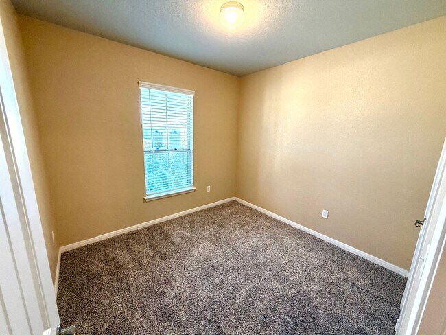 Building Photo - Spacious 4-Bedroom Single-Story Home with Modern Features & Open Living