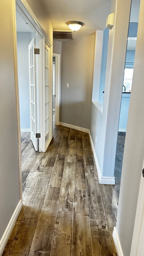 Building Photo - SPECIAL OF THE MONTH -   Beautiful NW Bakersfield Home with Lake Access!!