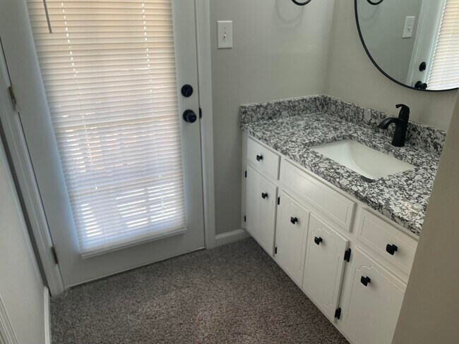 Building Photo - 325 Hackamore Trail