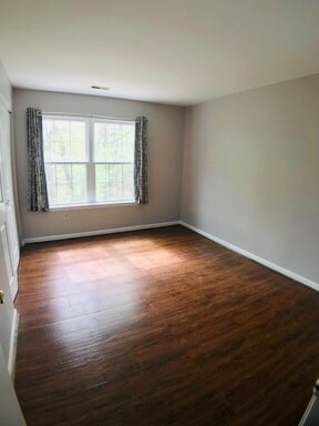 Building Photo - 1647 Carriage House Terrace