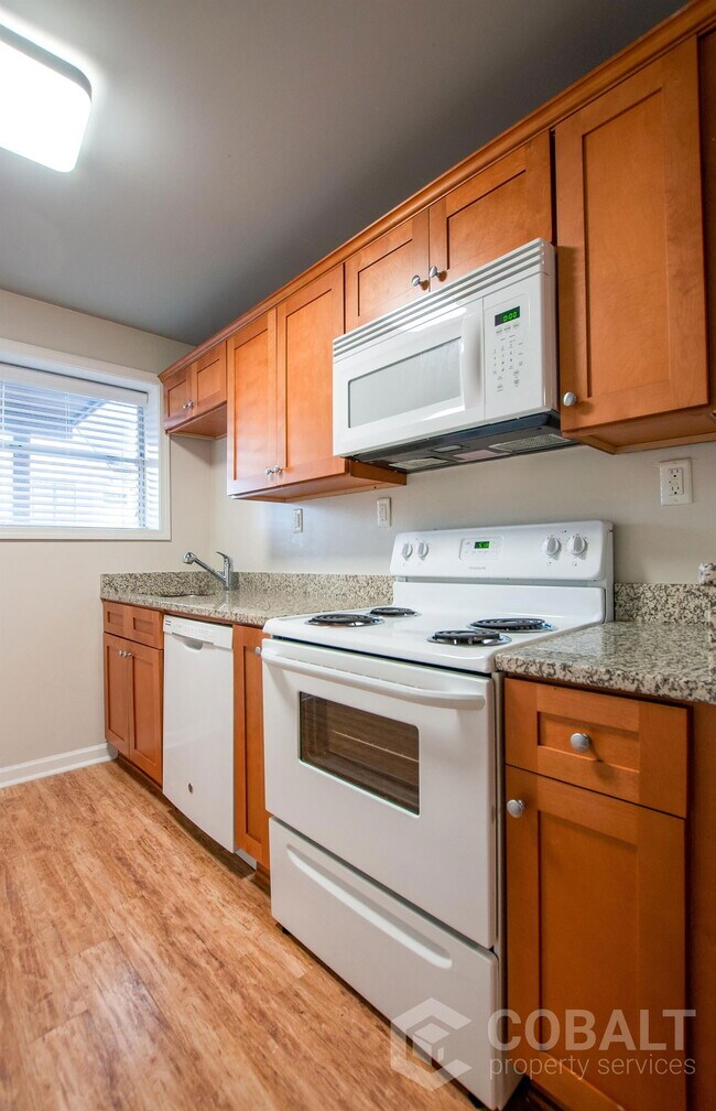 Building Photo - 271 Glen Iris Dr NE