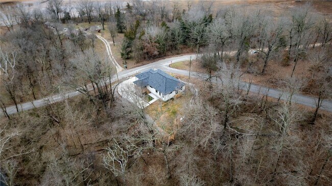 Building Photo - 13734 Canal St