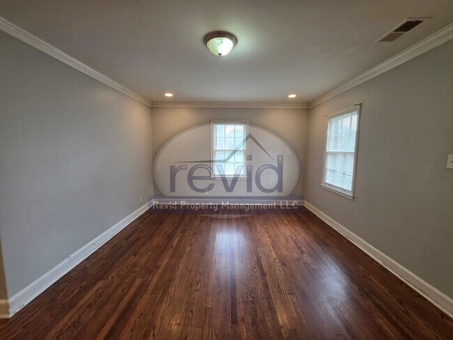 Building Photo - 3 Bedroom Home!!
