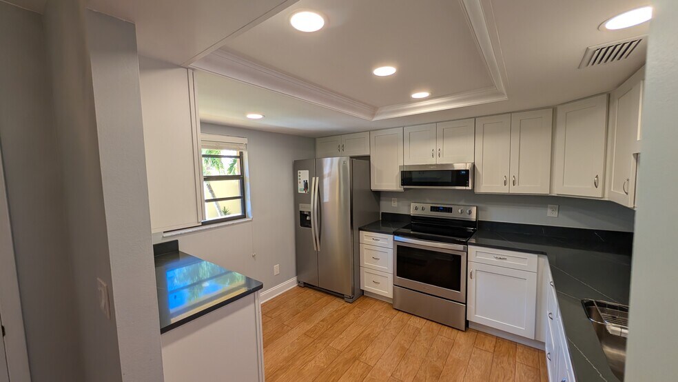 Building Photo - 6110 Whiskey Creek Dr