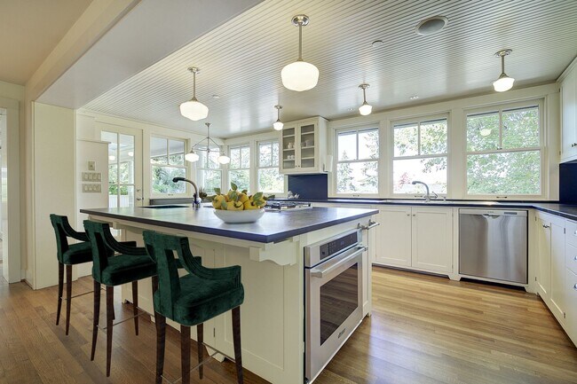 Building Photo - 5Bd/3.5Ba Medina House