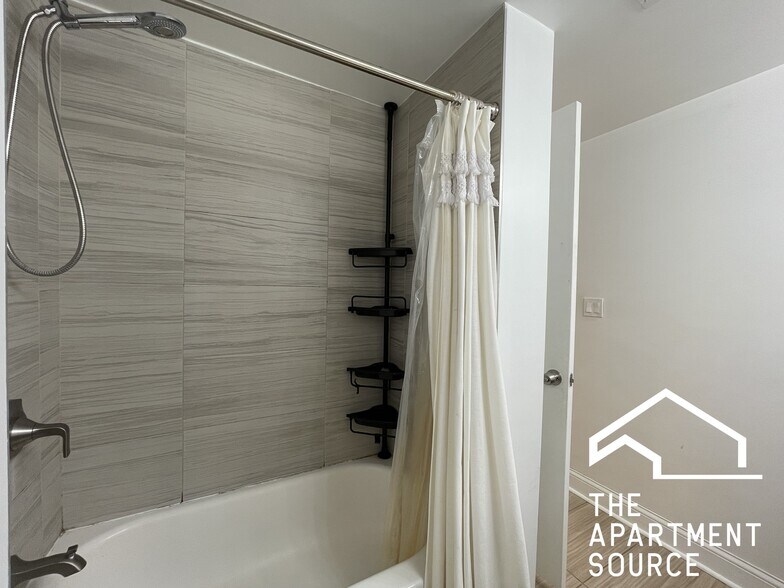 Building Photo - 2501 N Kimball Ave