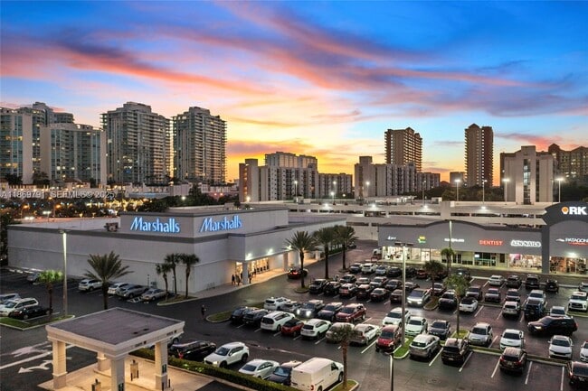 Building Photo - 16901 Collins Ave