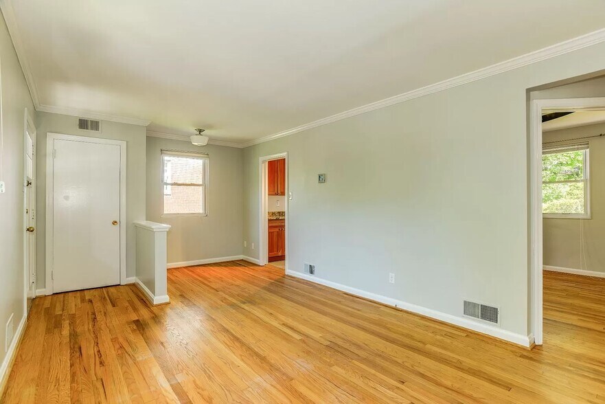 Building Photo - 3317 Glenway Dr