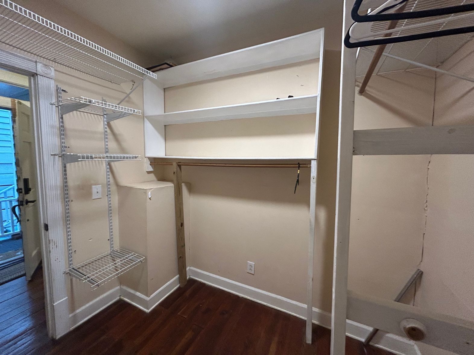 Building Photo - 13 Elizabeth St