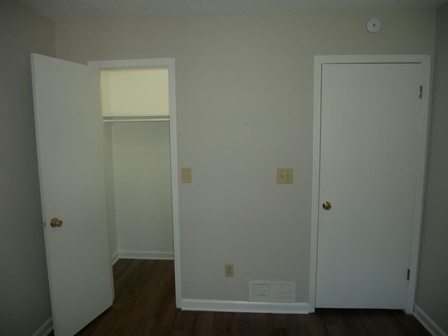 Building Photo - 5800 Dover Dr