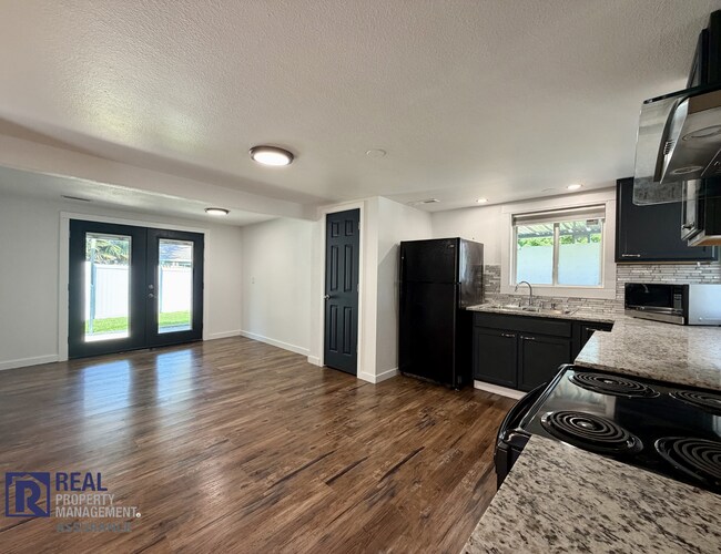 Building Photo - Updated 3-Bedroom Home with Fenced Backyard in Beaverton