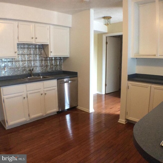 Building Photo - 4418 Roland Springs Dr